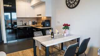 Апарт-отели Apartamenty Baltica Towers Modern White&Black Гданьск Апартаменты с видом на море-3